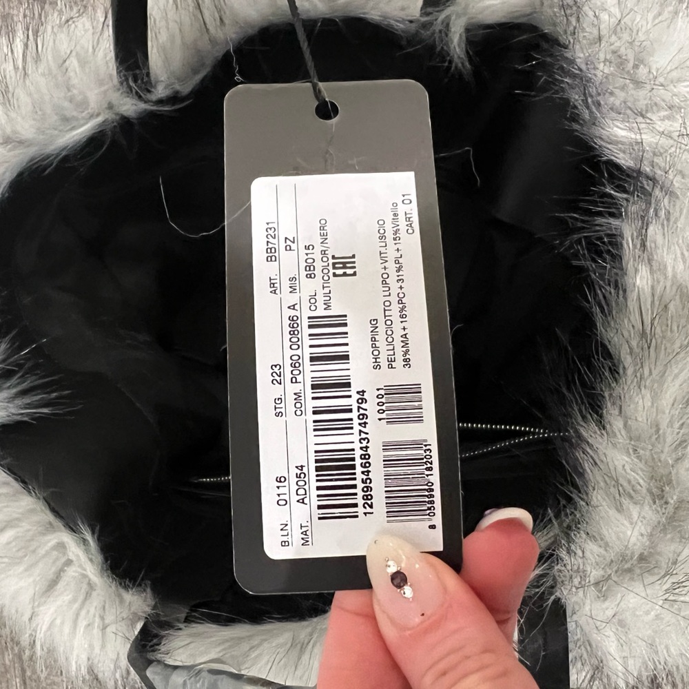 Dolce and Gabanna black fur overnight shopper new with tags - Picture 7 of 10